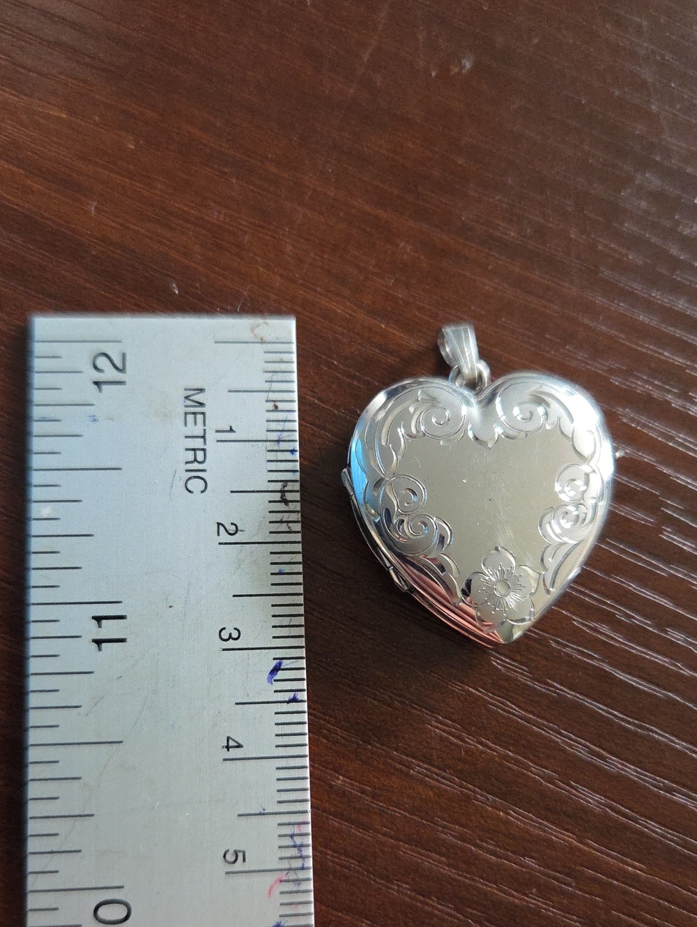 Silver Heart 4 Photo Locket Pendant - Elegant Floral Engraving 925 Sterling